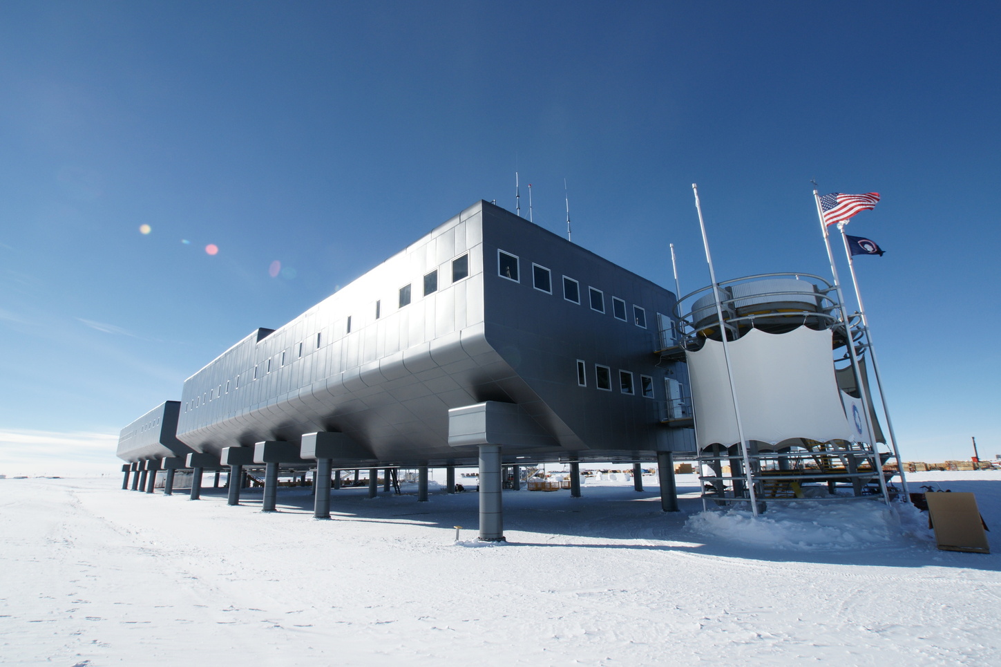Amundsen_Scott_South_Pole_Station_1.jpg